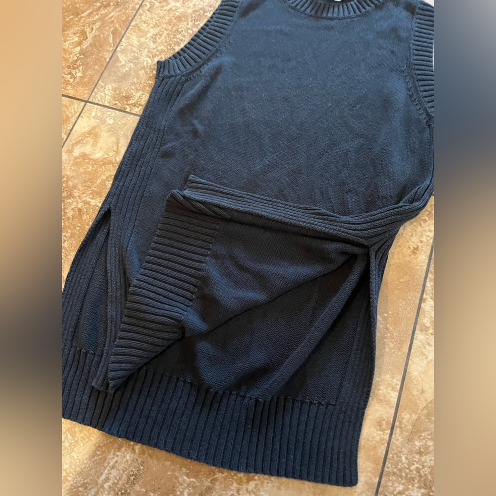Everlane "The Open Knit Tank Vest" Black Side Slit - Size Medium - Picture 6 of 12